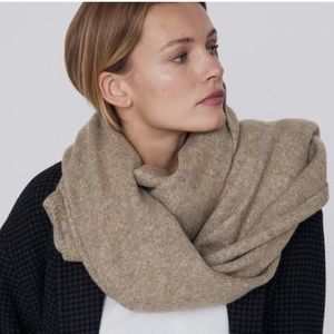 ZARA SOFT FEEL SCARF AND GLOVES SET BROWN/ TAUPE COLOR